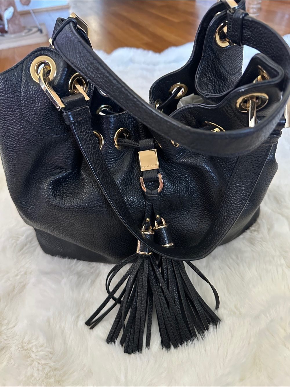 Michael Kors Black Pebbled Leather Tassel Shoulder Bag with Gold Hardware - Picture 5 of 7